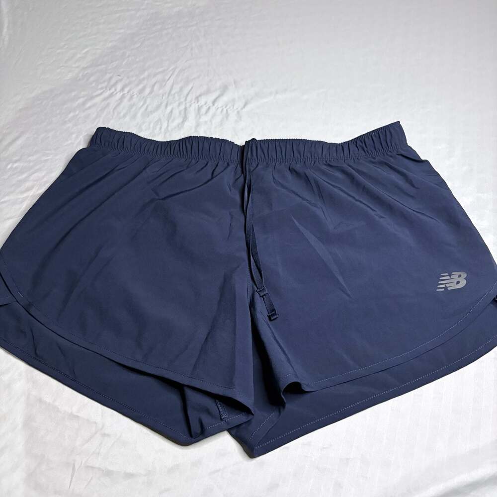 New Balance Women Accelerate 5 Inch Athletic Running Shorts in Navy Blue size L